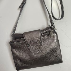 COPY - MICHAEL KORS SILVER LEATHER WALLET BAG